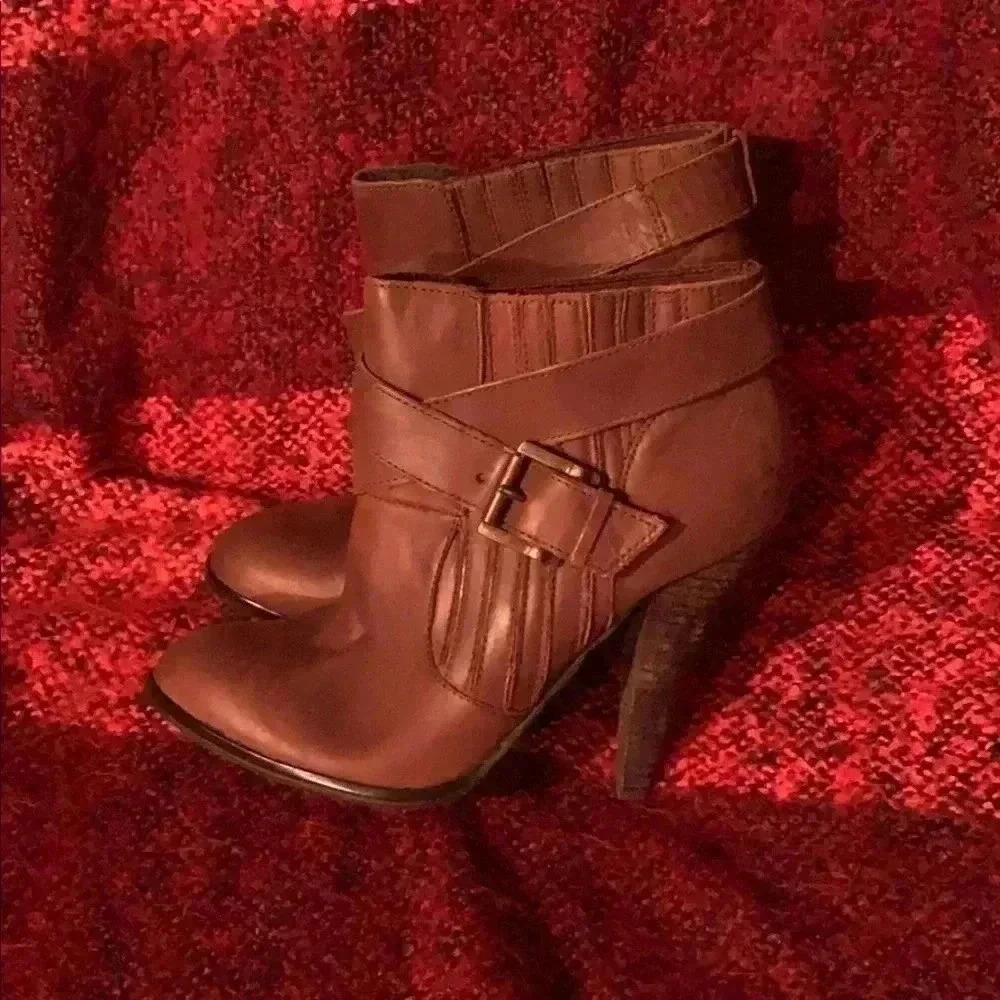 Aldo Women’s leather ankle boots.